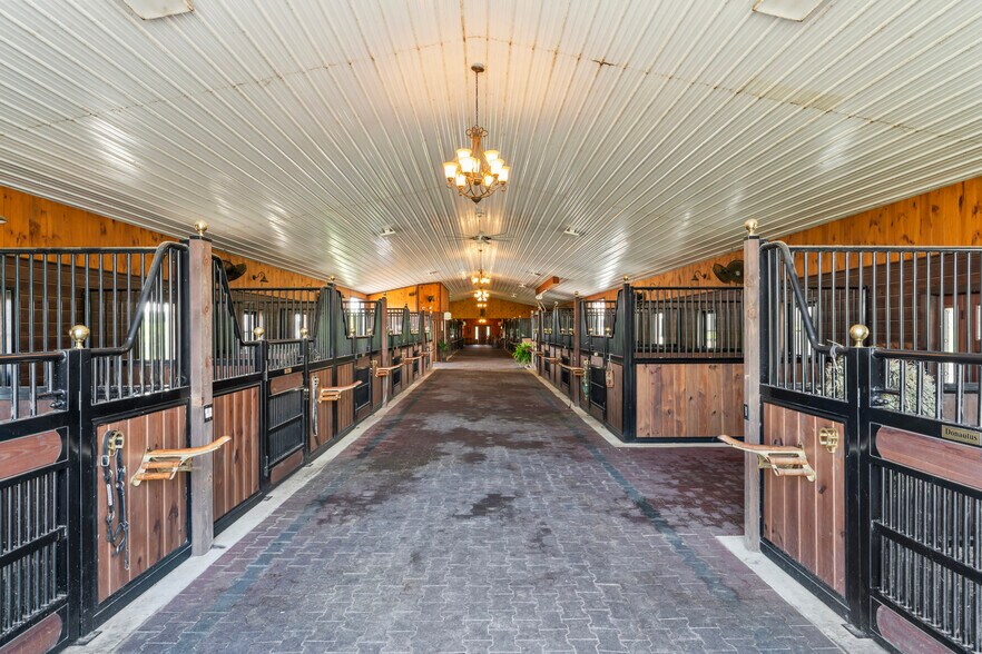 More Photos Of 15158 Berlin Tpke, Purcellville Lodge Meeting Hall For Lease