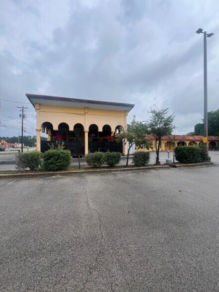 Primary Photo Of 11505 S Memorial Pky, Huntsville Storefront For Sale