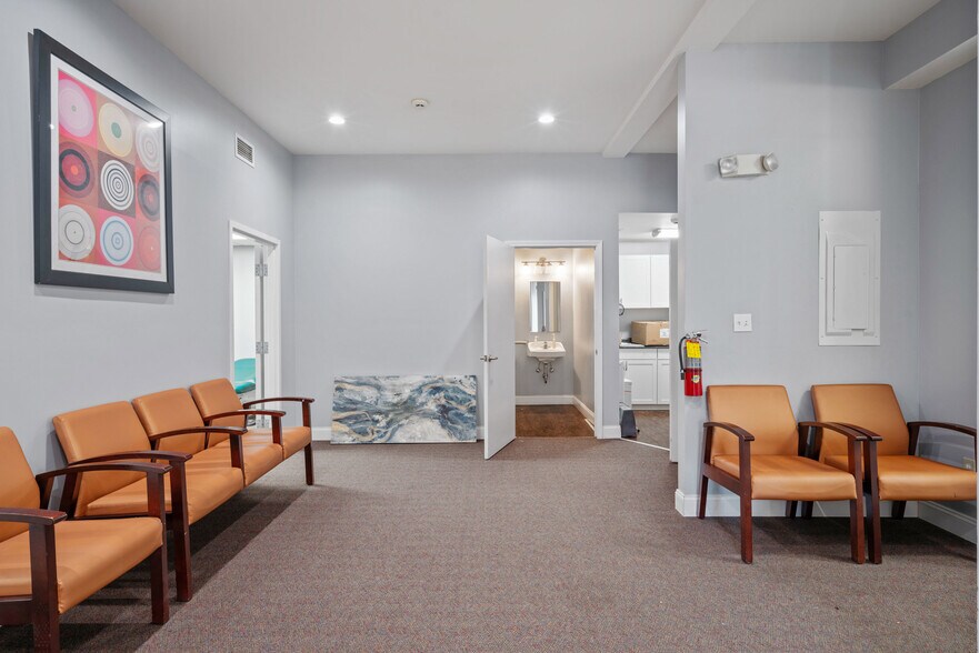 More Photos Of 237 Upper Riverdale Rd, Riverdale Medical For Sale