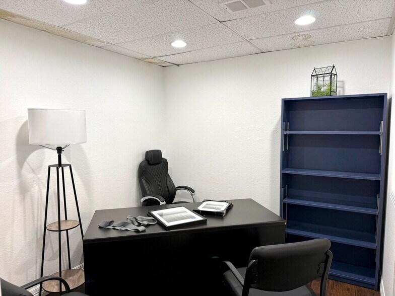 More Photos Of 5973-5977 Bandera Rd, San Antonio Unknown For Lease