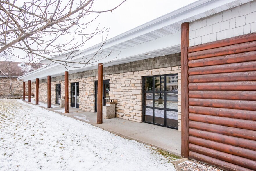 More Photos Of 1100 Imperial Ave, Rothschild Hotel For Sale