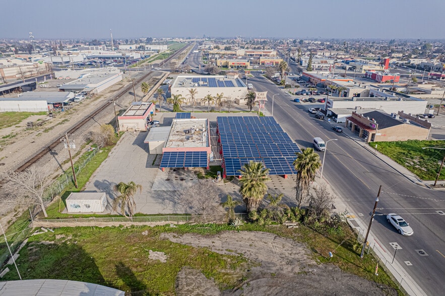 More Photos Of 1407 High St, Delano Carwash For Lease