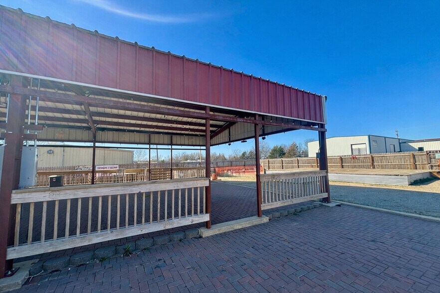 More Photos Of 14307 US 70 Hwy, Ardmore Bar For Sale