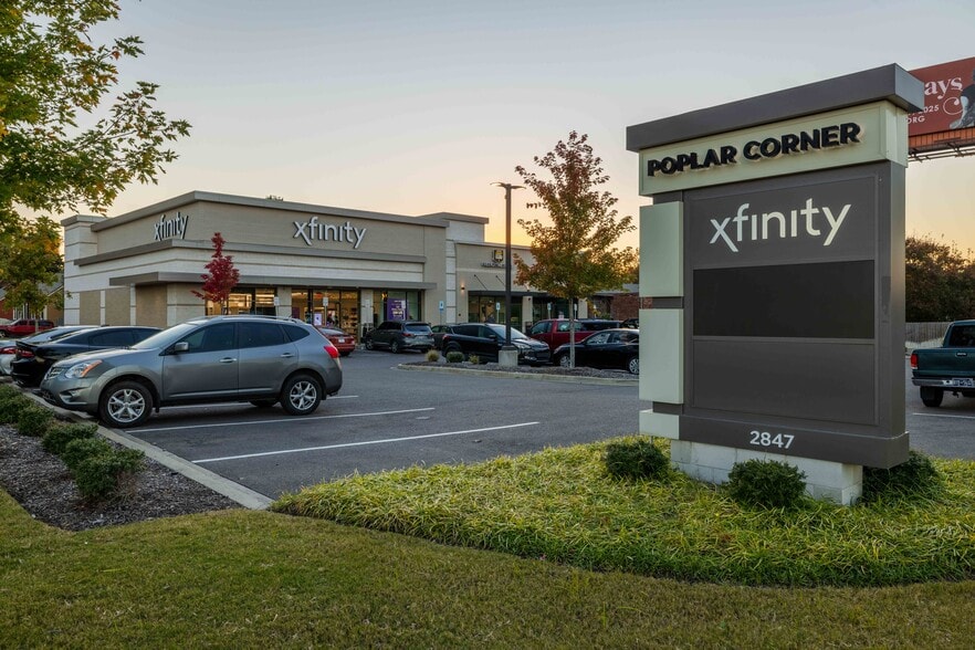 Primary Photo Of 2847 Poplar Ave, Memphis Storefront Retail Office For Lease