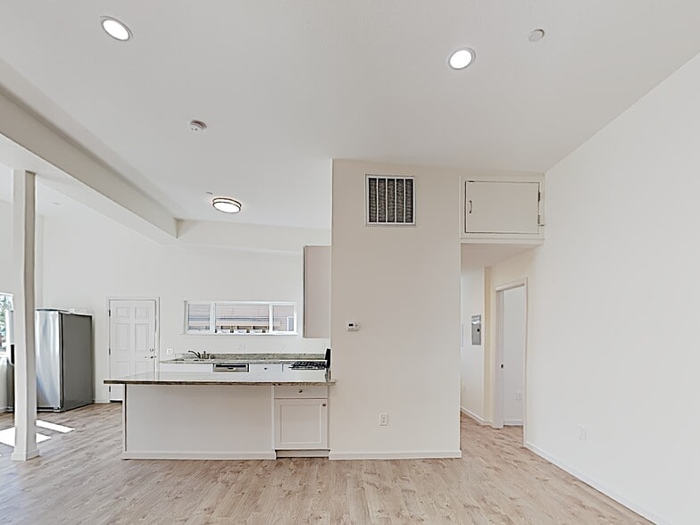 More Photos Of 2065-2081 15th Avenue, Sacramento Apartments For Sale