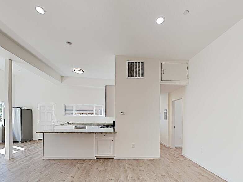 More Photos Of 2065-2081 15th Avenue, Sacramento Apartments For Sale