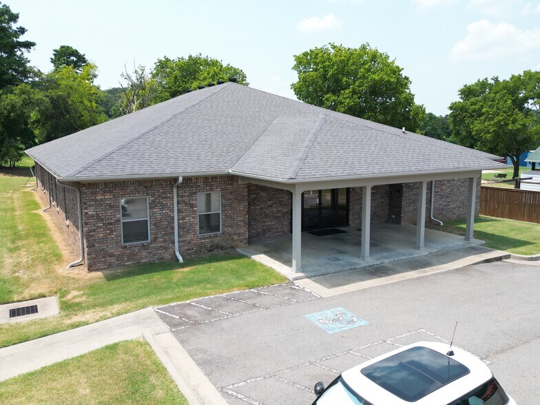 Primary Photo Of 1111 Fayetteville Rd, Van Buren Office For Lease