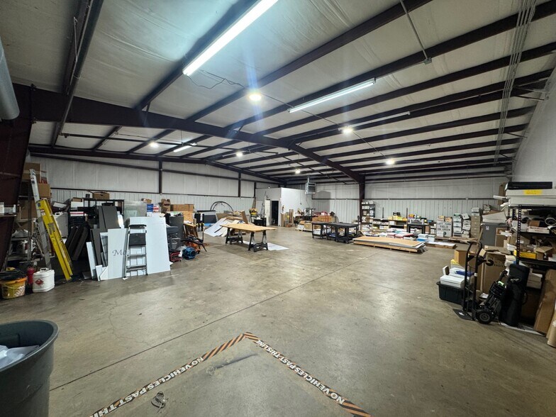 More Photos Of 115 Metroplex Blvd, Jackson Light Distribution For Sale