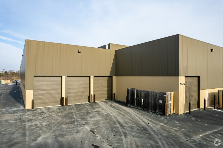 More Photos Of 2650 N Opdyke Rd, Auburn Hills Service For Lease