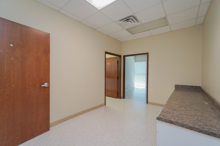 More Photos Of 100 Perpetual Sq, Anderson Medical For Lease