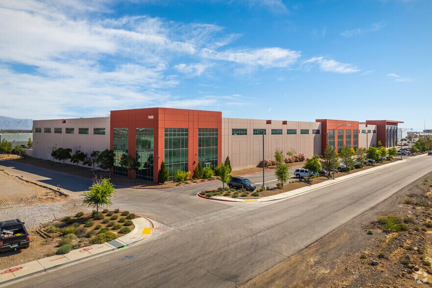 More Photos Of 7608 W Teco Ave, Las Vegas Distribution For Lease