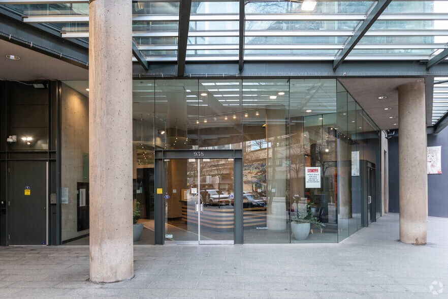 More Photos Of 938 Howe St, Vancouver Medical For Sale