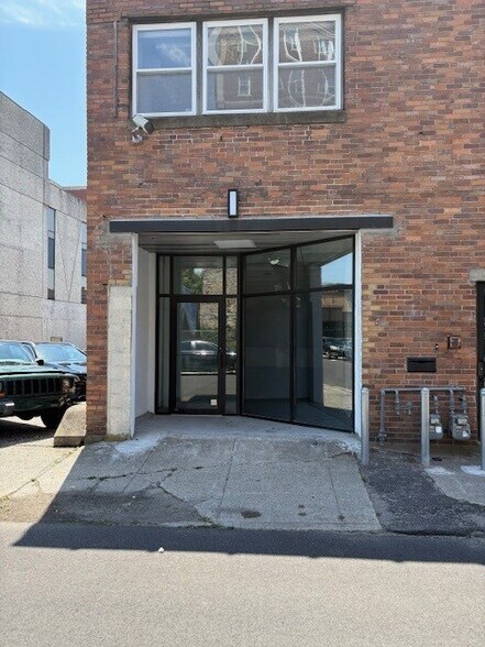 Primary Photo Of 85 Elm St, Bridgeport Storefront Retail Residential For Lease