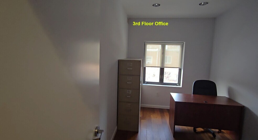 More Photos Of 7115 Northern Blvd, Jackson Heights Office For Sale