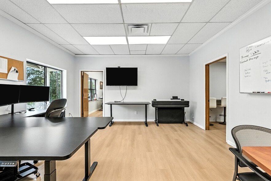 More Photos Of 8431 Baymeadows Way, Jacksonville Loft Creative Space For Lease