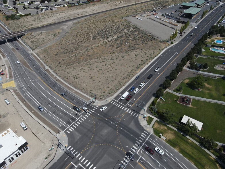 More Photos Of 8840 Clearwater ave, Kennewick General Retail For Lease