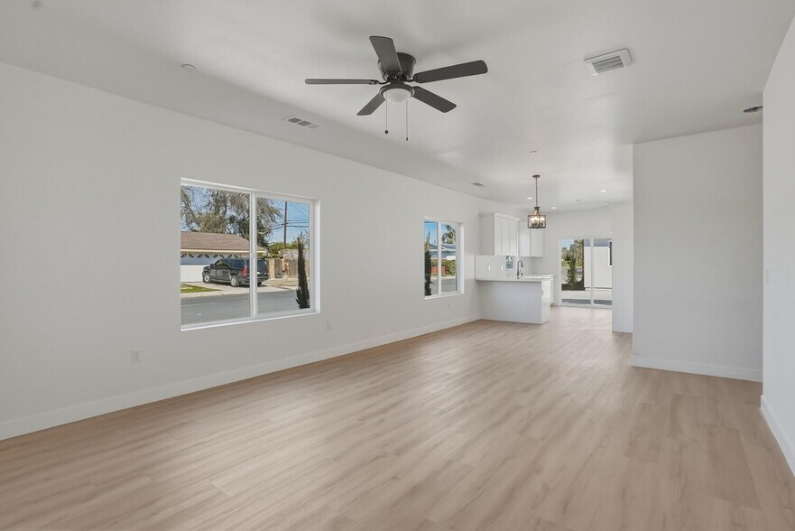 More Photos Of 1646 Clinton St, Delano Multifamily For Sale