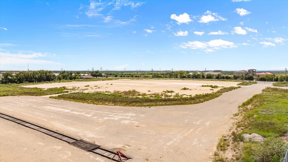 More Photos Of 14100 N Highway 171, Cresson Warehouse For Lease