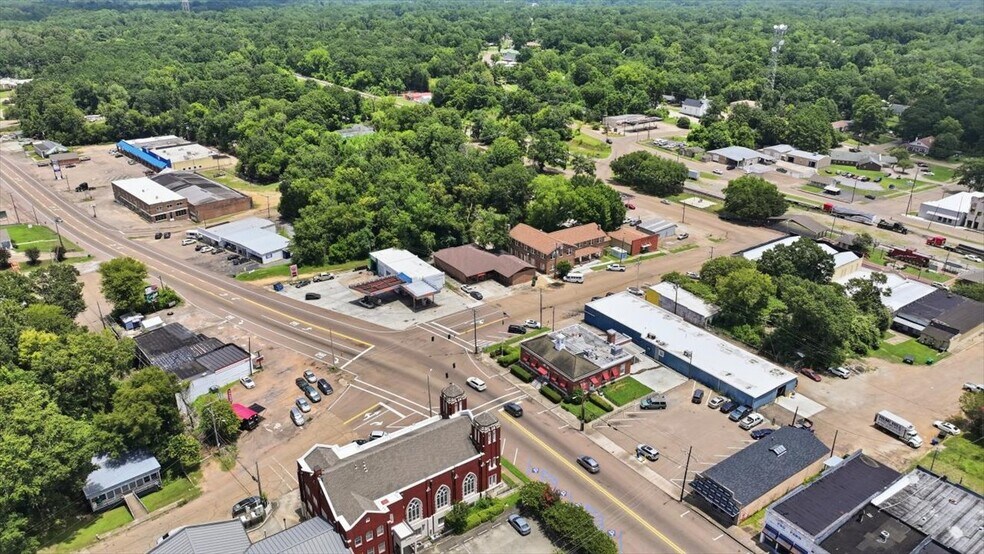 More Photos Of 148 W Green St, Hazlehurst Office For Sale