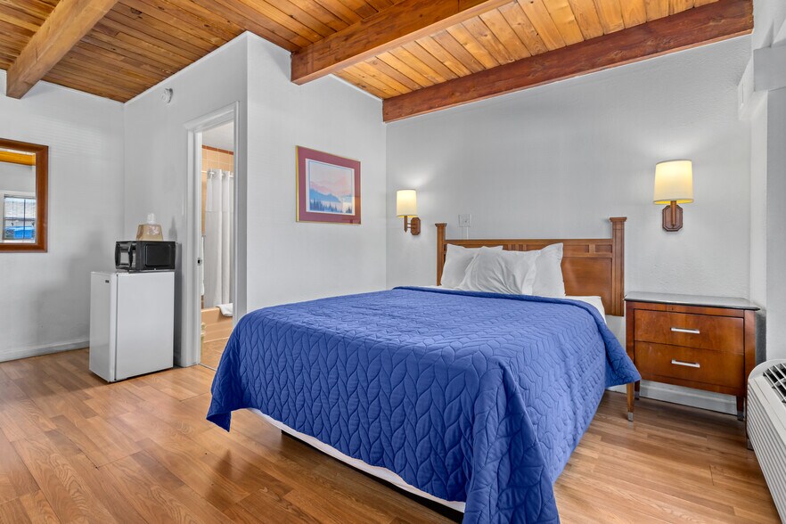 More Photos Of 1809 N College Ave, Fort Collins Hotel For Sale