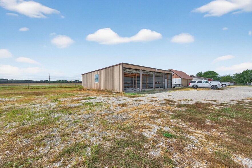 More Photos Of 338 Booneslick Rd, New Florence Industrial For Sale