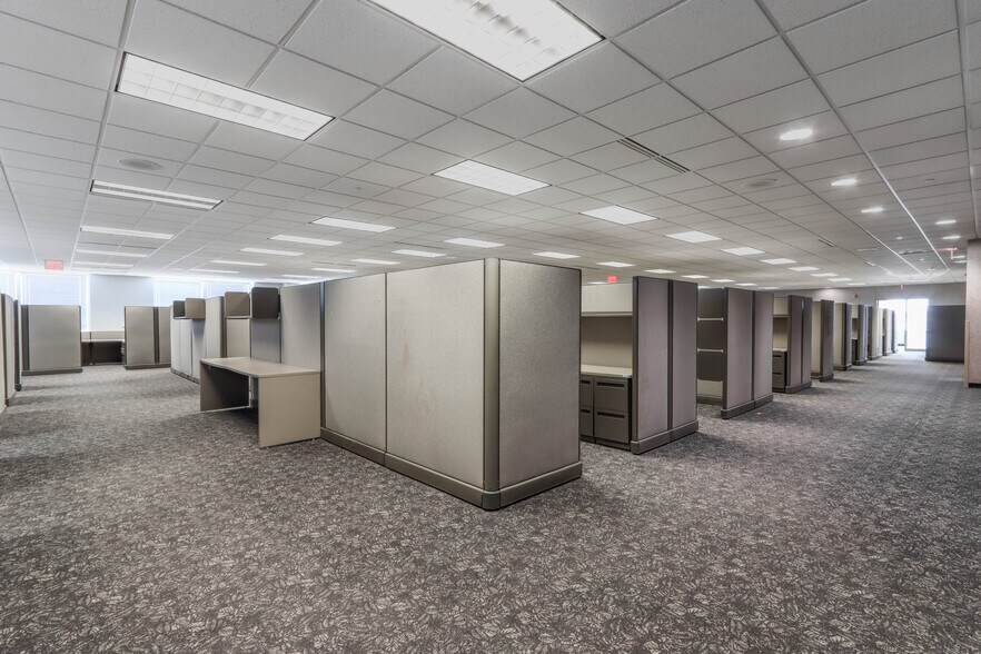 More Photos Of 11 Scott St, Wausau Office For Lease