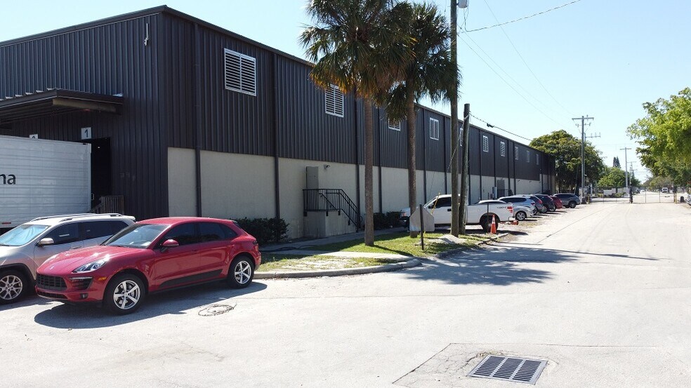 More Photos Of 1900 NW 21st Ave, Fort Lauderdale Distribution For Lease