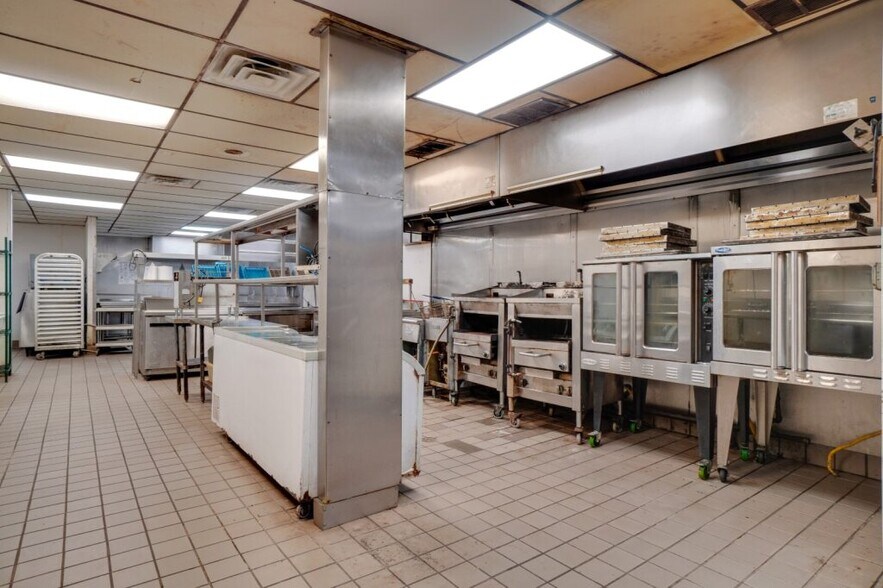 More Photos Of 2103 N Broadway, Poteau General Retail For Sale