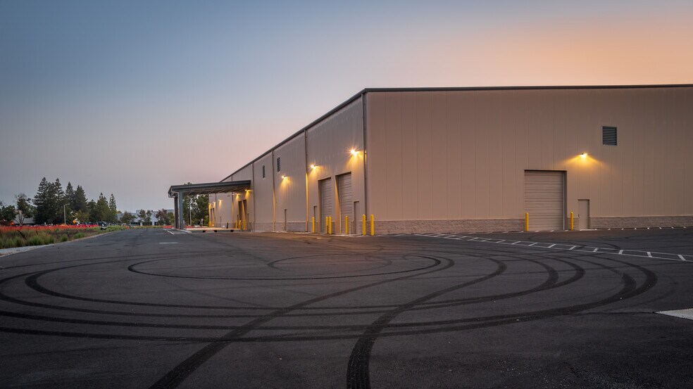 More Photos Of 1760 Copperhill Pky, Santa Rosa Warehouse For Sale