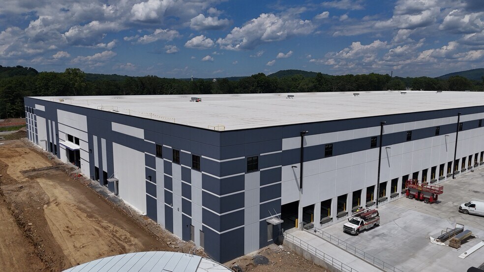 More Photos Of 120 Manunka Chunk Road, Belvidere Distribution For Lease