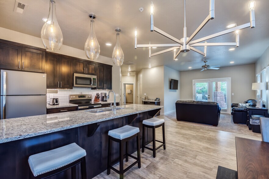 More Photos Of 1101 Zion Park Blvd, Springdale Specialty For Sale