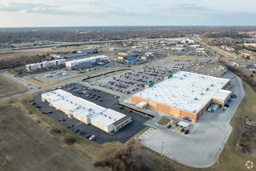 More Photos Of 27072 Carronade Dr, Perrysburg General Retail For Sale