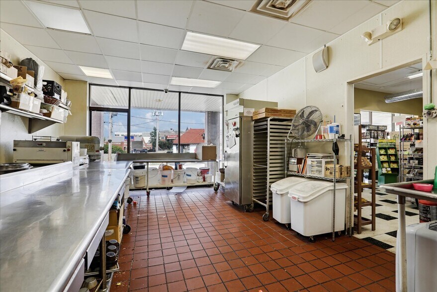 More Photos Of 306 Springfield Ave, Urbana Storefront Retail Office For Sale