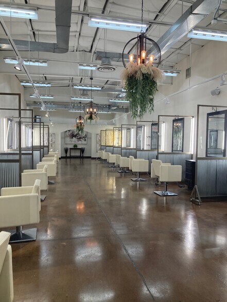 More Photos Of 2525 W Bethany Rd, Sycamore Office For Sale