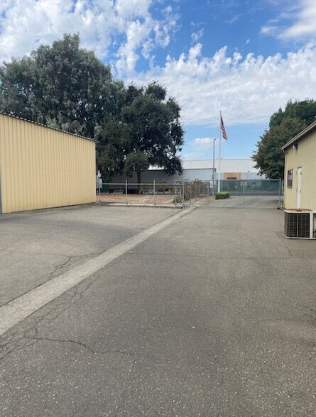 More Photos Of 109 Harter Ave, Woodland Industrial For Sale