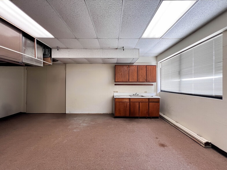 More Photos Of 1542 Young St, Honolulu Office Residential For Sale
