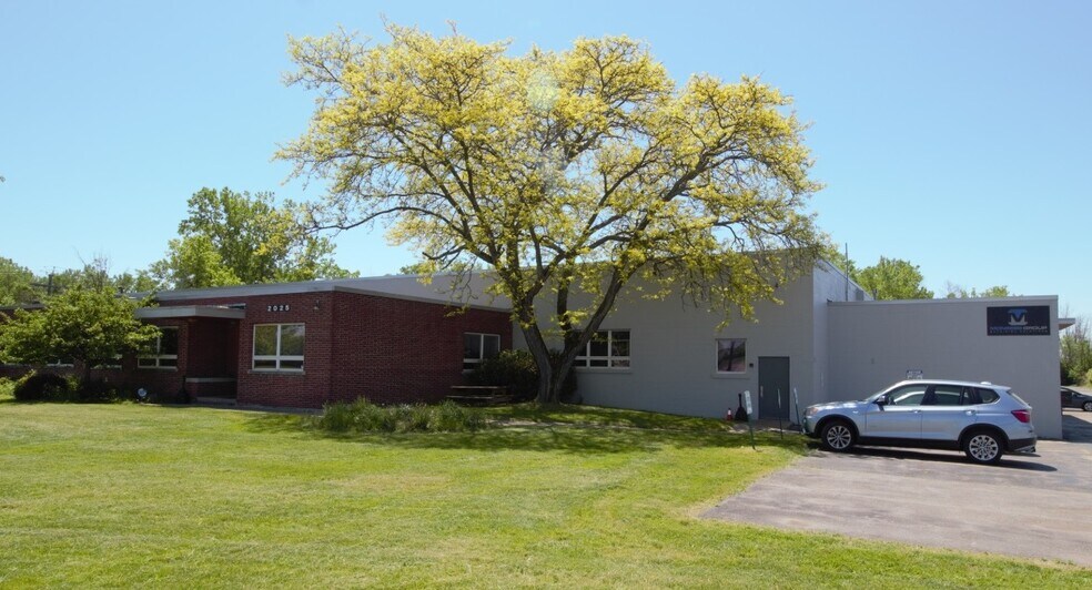 More Photos Of 2025 Brighton Henrietta Town Line Rd, Rochester Manufacturing For Lease