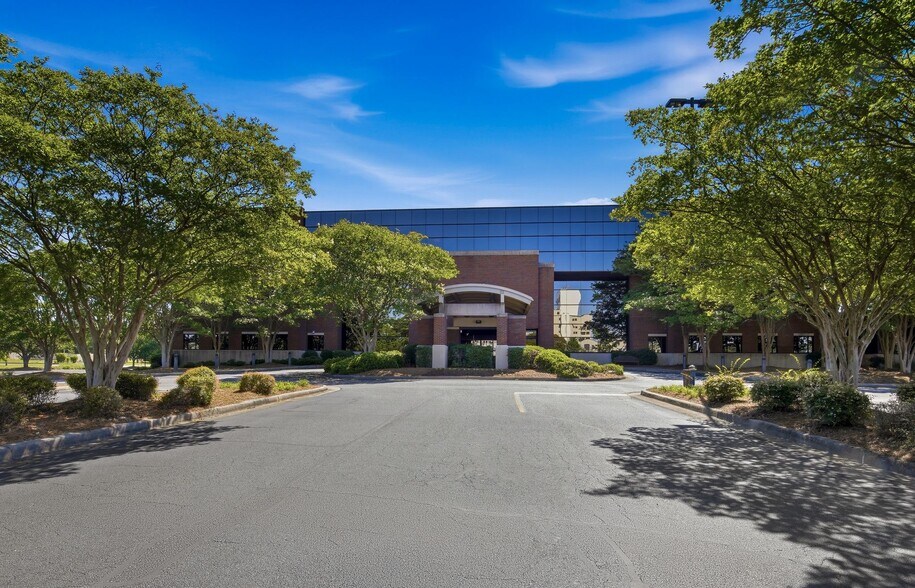 More Photos Of 1900 10th Ave, Columbus Medical For Lease