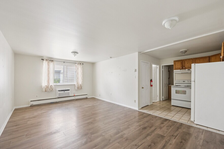 More Photos Of 52 S Morton Ave, Morton Apartments For Sale