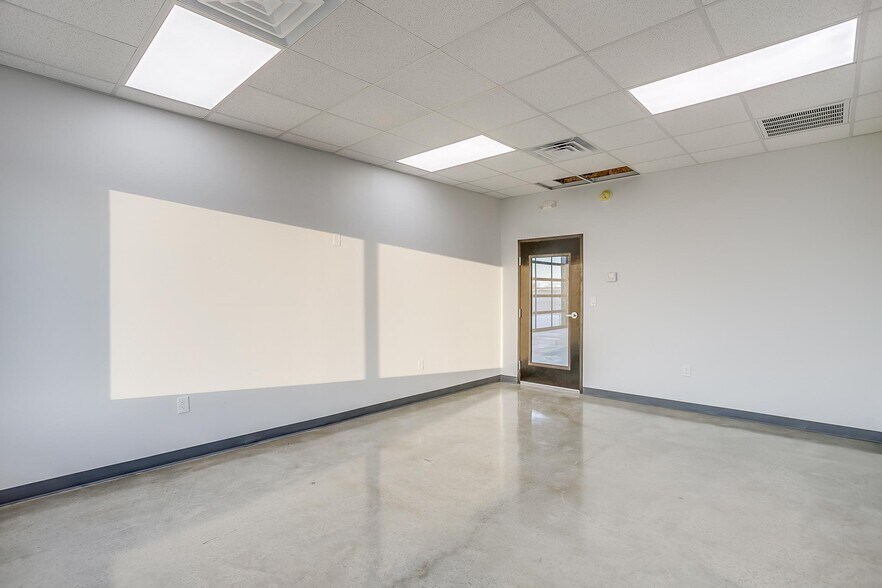 More Photos Of 4939 Fm 920, Weatherford Flex For Sale