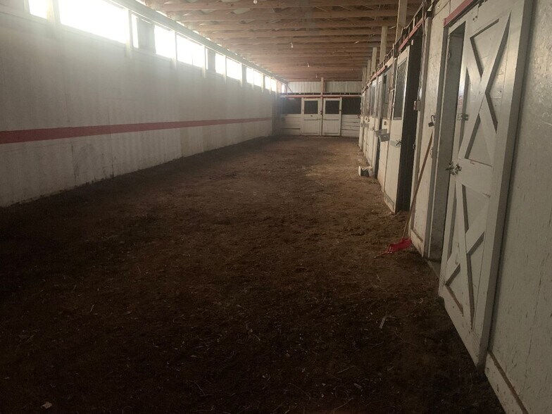 More Photos Of 4285 Schneidman Rd, Paducah Sports And Entertainment For Lease