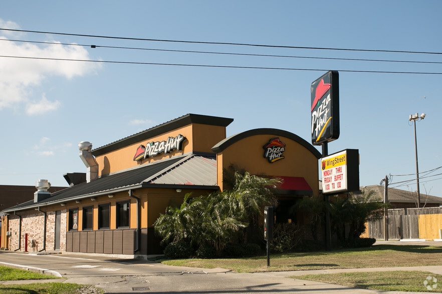 Primary Photo Of 4815 S Staples St, Corpus Christi Restaurant For Lease
