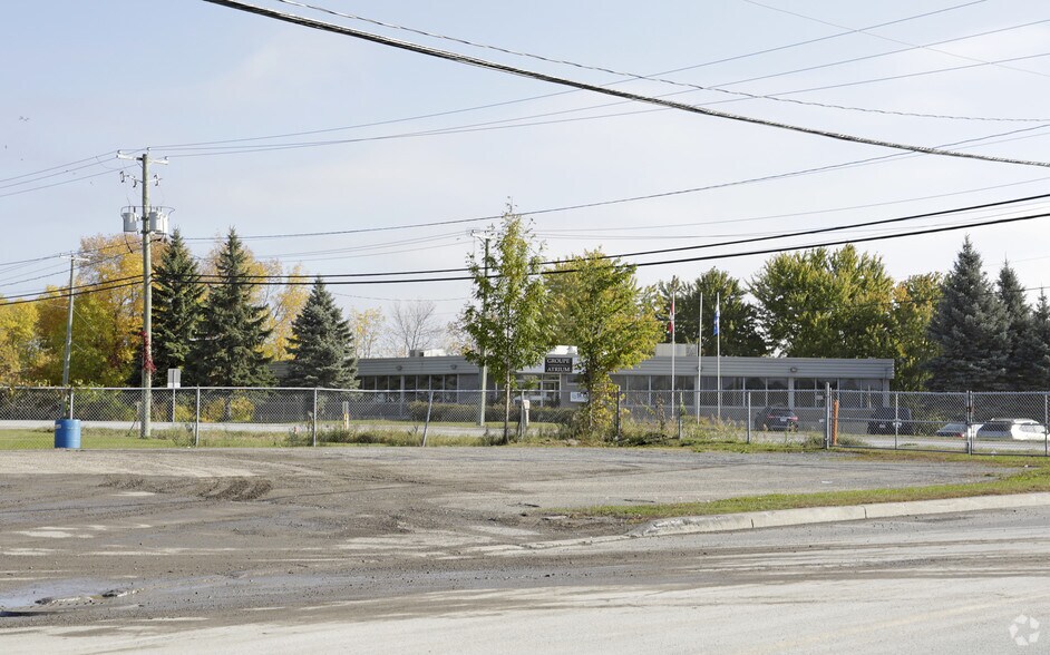 More Photos Of 175 Rue Louis-Hébert, Mascouche Office For Lease