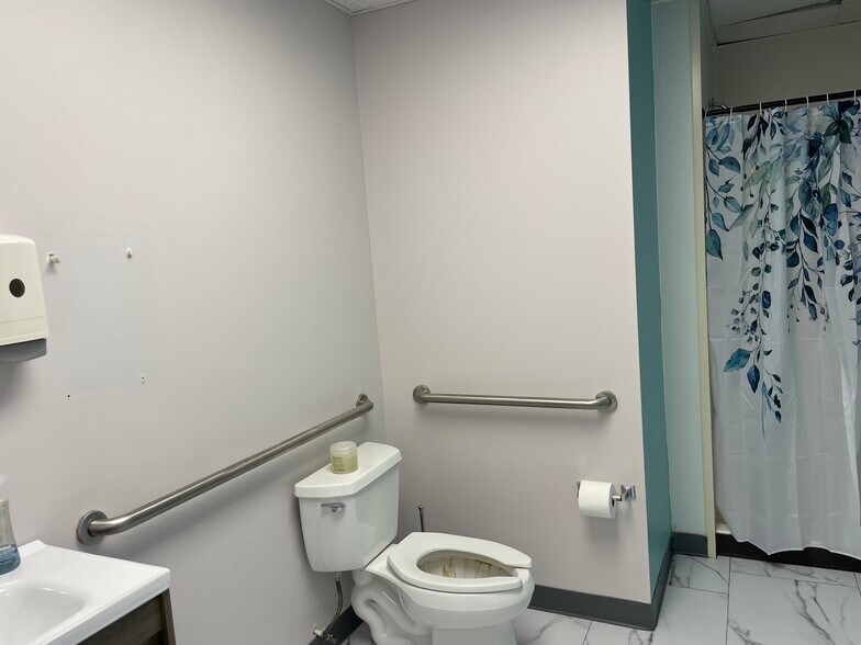 More Photos Of 325 Gambrills Rd, Gambrills Office For Sale