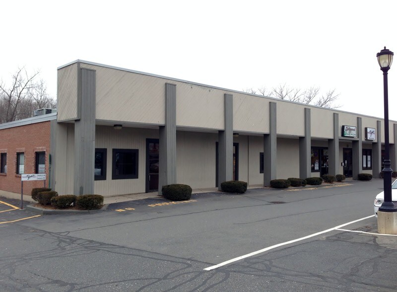 More Photos Of 2327-2333 Main St, Glastonbury Storefront For Lease