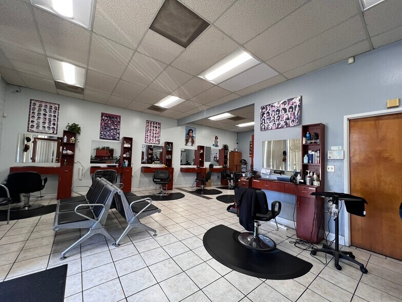 More Photos Of 53 Manor Dr, Bay Point General Retail For Sale