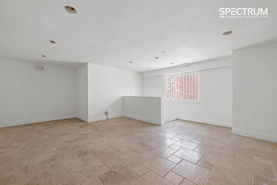 More Photos Of 130-140 N San Fernando Blvd, Burbank Storefront For Lease