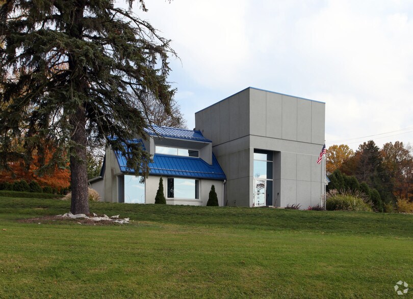 Primary Photo Of 1720 Valley View Rd, Hermitage Office For Sale