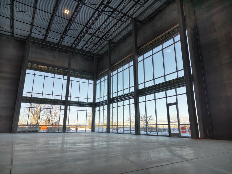 More Photos Of 10000 S Ridgeview Dr, Oak Creek Manufacturing For Lease