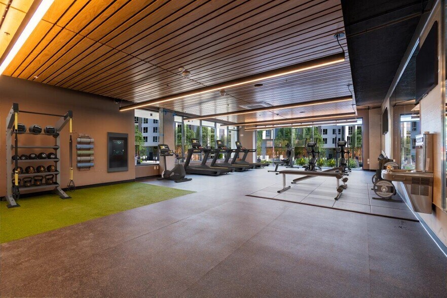 More Photos Of 132 NE 145th St, Shoreline Apartments For Lease